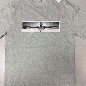 Jordan Wings Men's Light Gray Graphic Short-Sleeve Tee